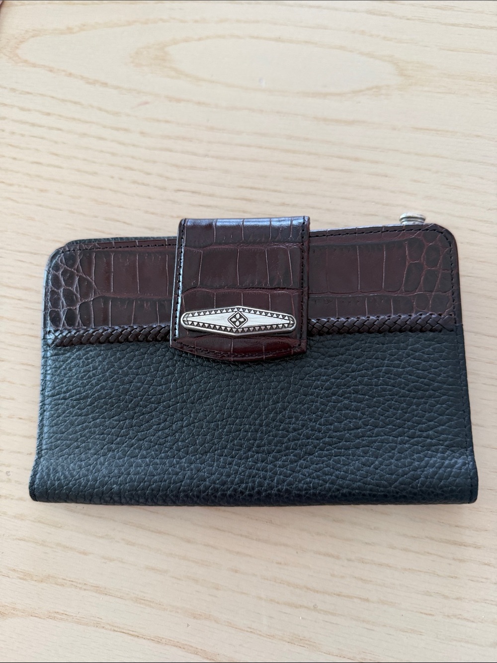 NWOT Brighton Two-Tone Croc Embossed & Pebbled Wallet - Black and Dark Brown